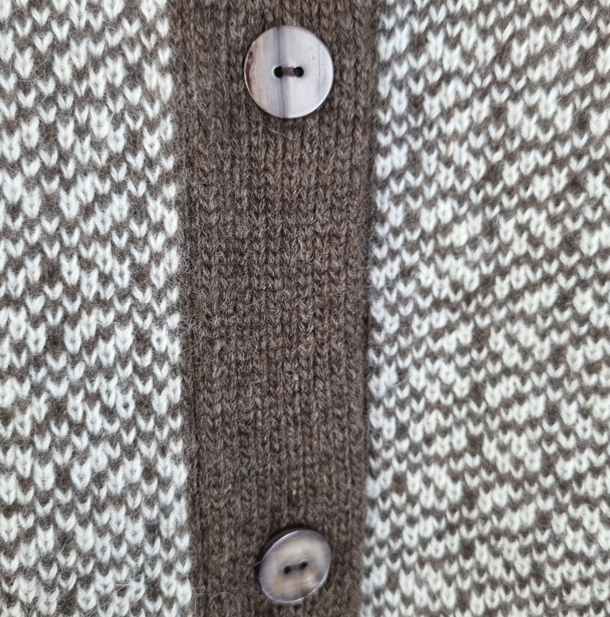 Strickjacke mit Karomuster aus reiner Yakwolle - Bild 5