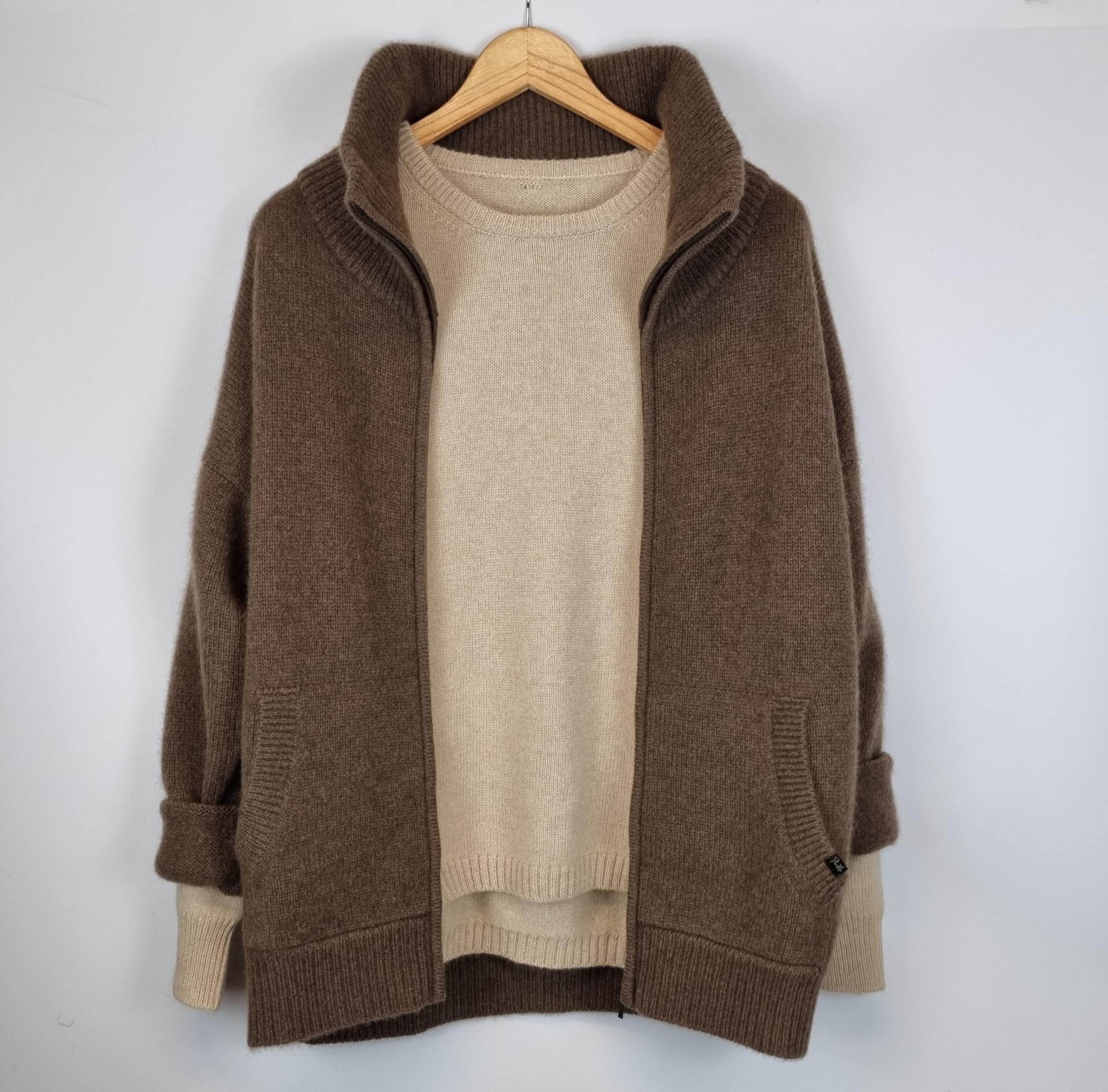 Leichte Strickjacke aus reiner Yakwolle