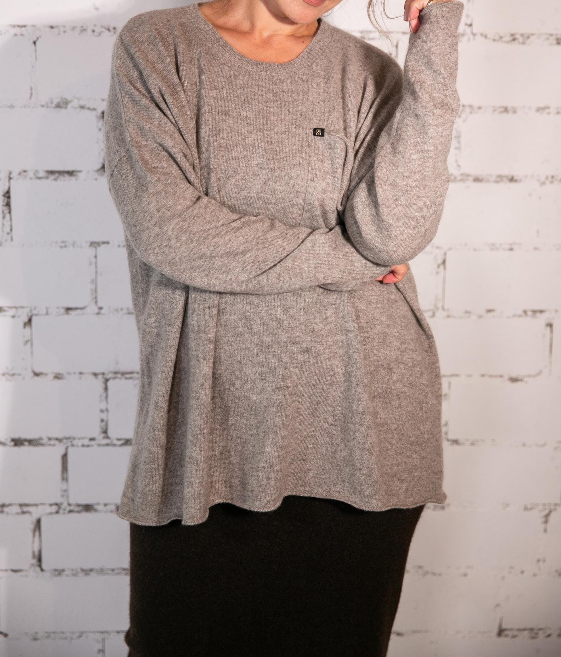 Kuscheliger Oversize-Pullover mit Tasche aus Yakwolle - Bild 4