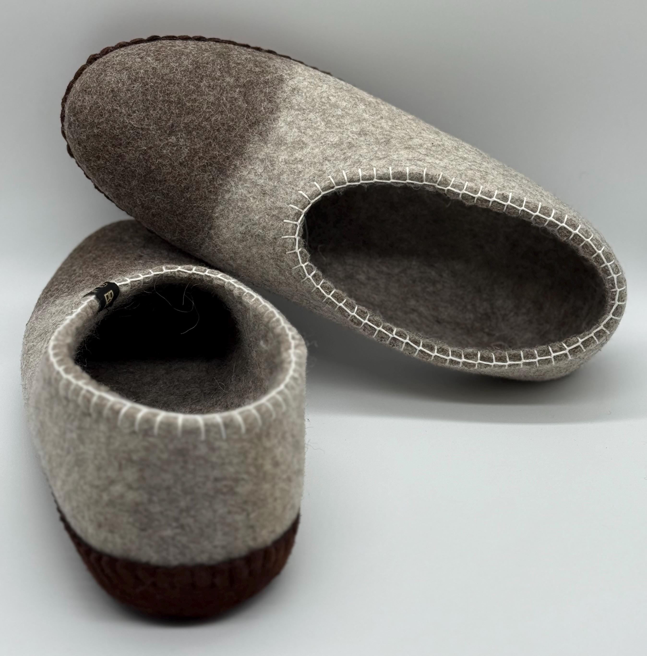 Handgefertigte Hausschuhe aus Schafwolle - Bild 6